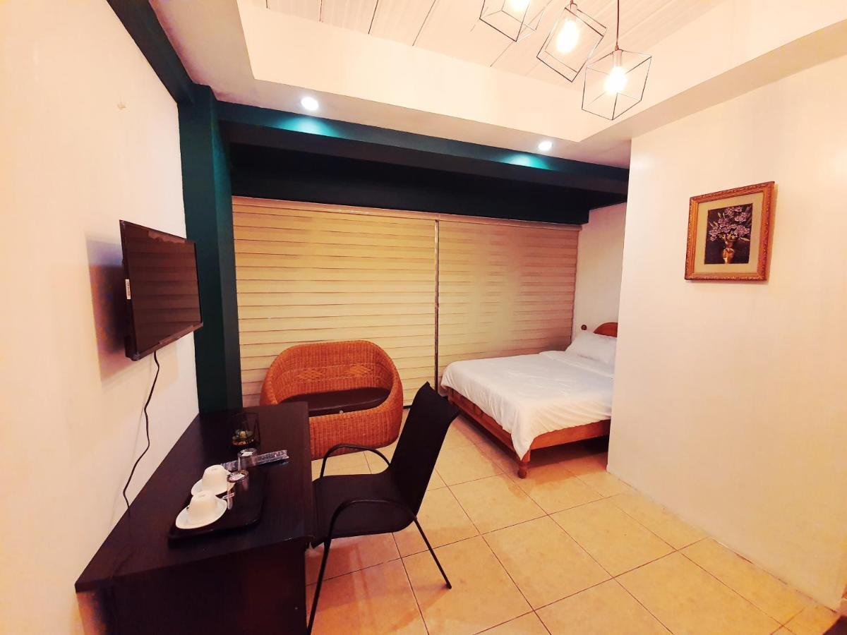 2428 Suites Urdaneta Kültér fotó