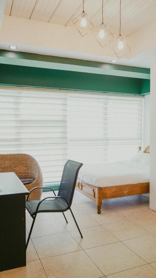 2428 Suites Urdaneta Kültér fotó