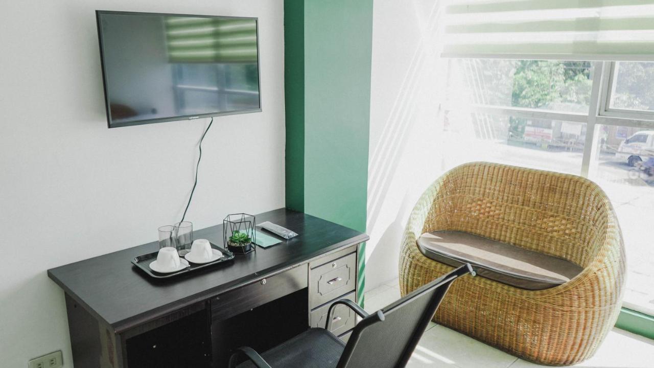 2428 Suites Urdaneta Kültér fotó