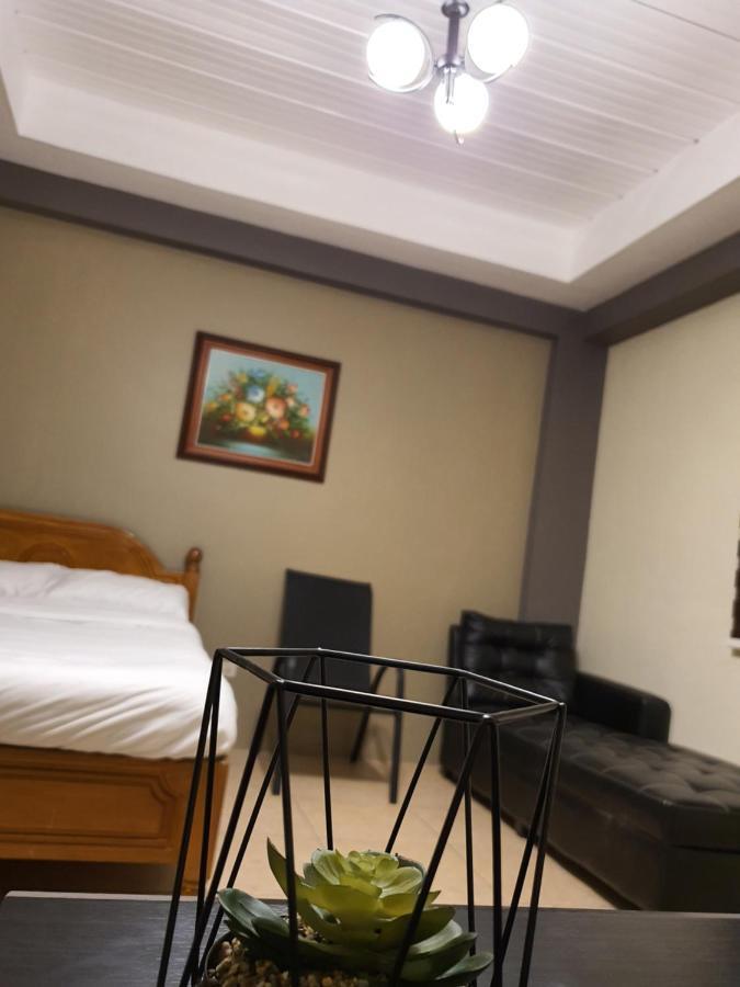 2428 Suites Urdaneta Kültér fotó