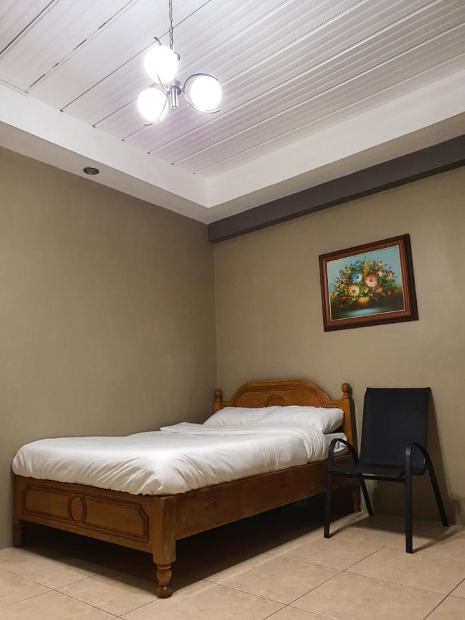 2428 Suites Urdaneta Kültér fotó