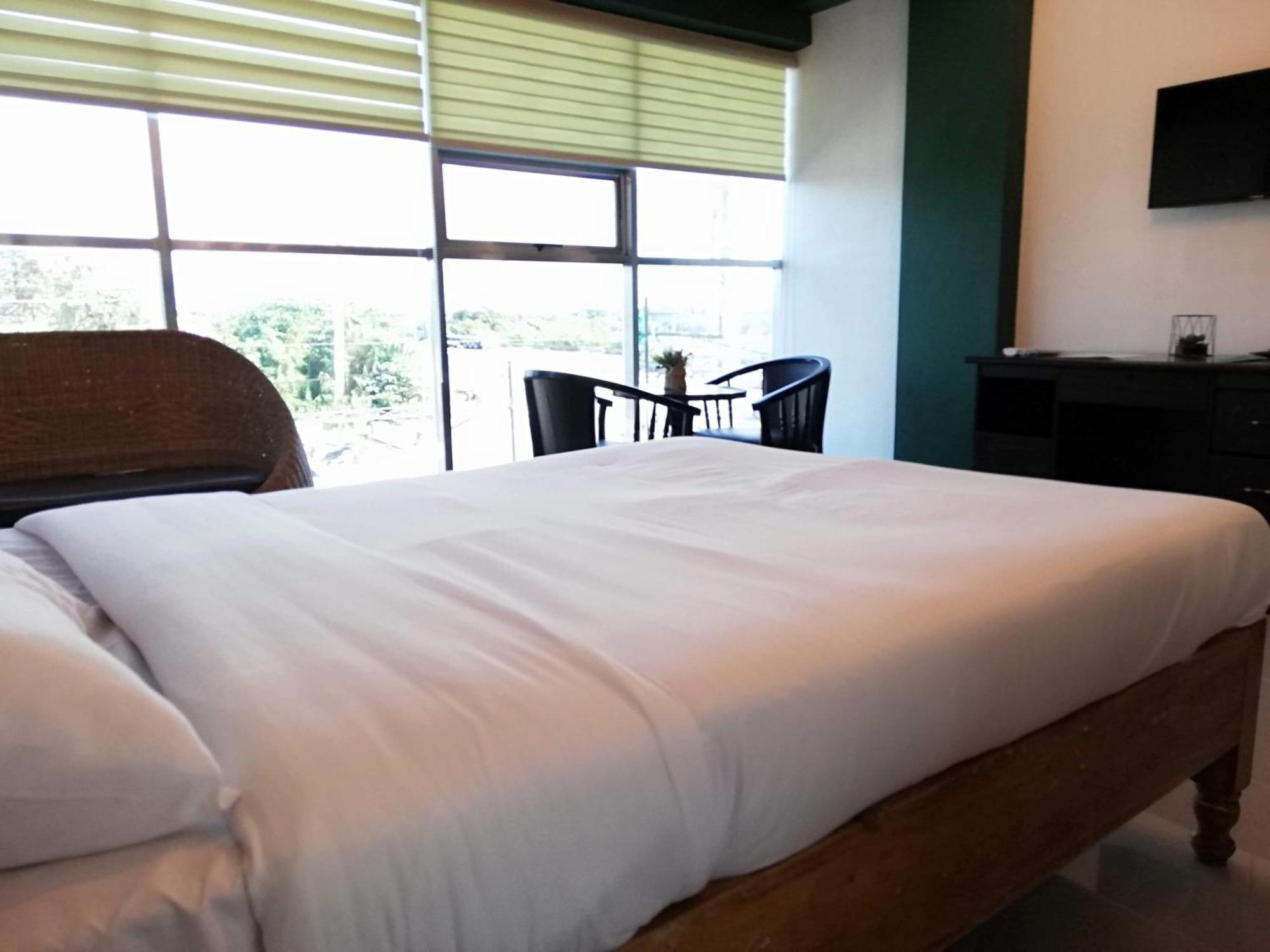 2428 Suites Urdaneta Szoba fotó